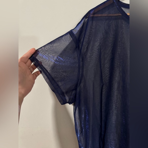 Torrid - Electric Blue Oil Slick Mesh Crew Neck Relaxed Tee - Picture 3 of 6